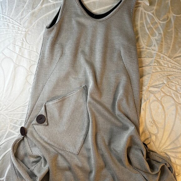 Funky BIG button Dress - Picture 1 of 12